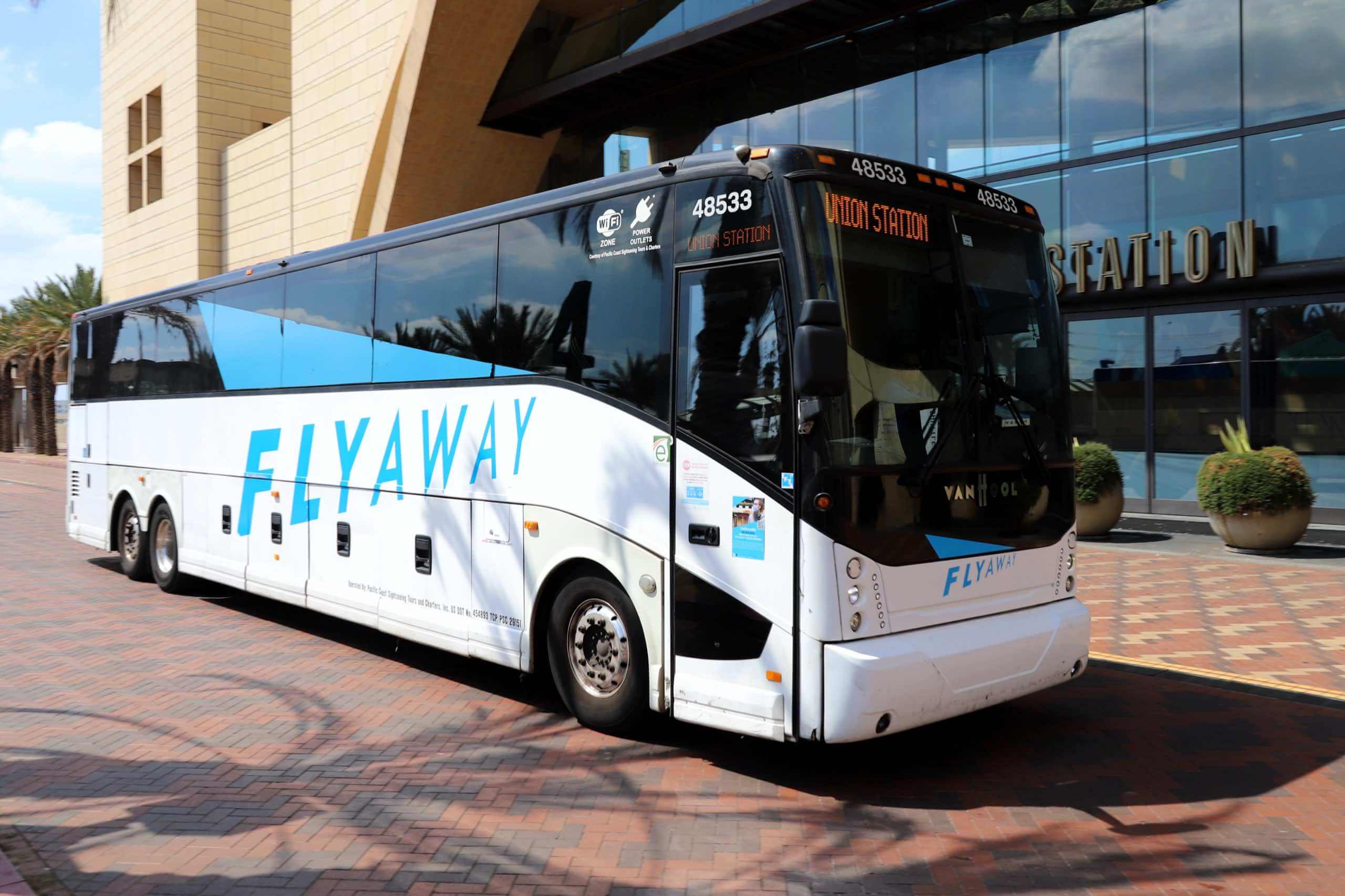 Flyaway bus